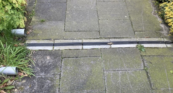 Afbeelding van een kabelgoottegel