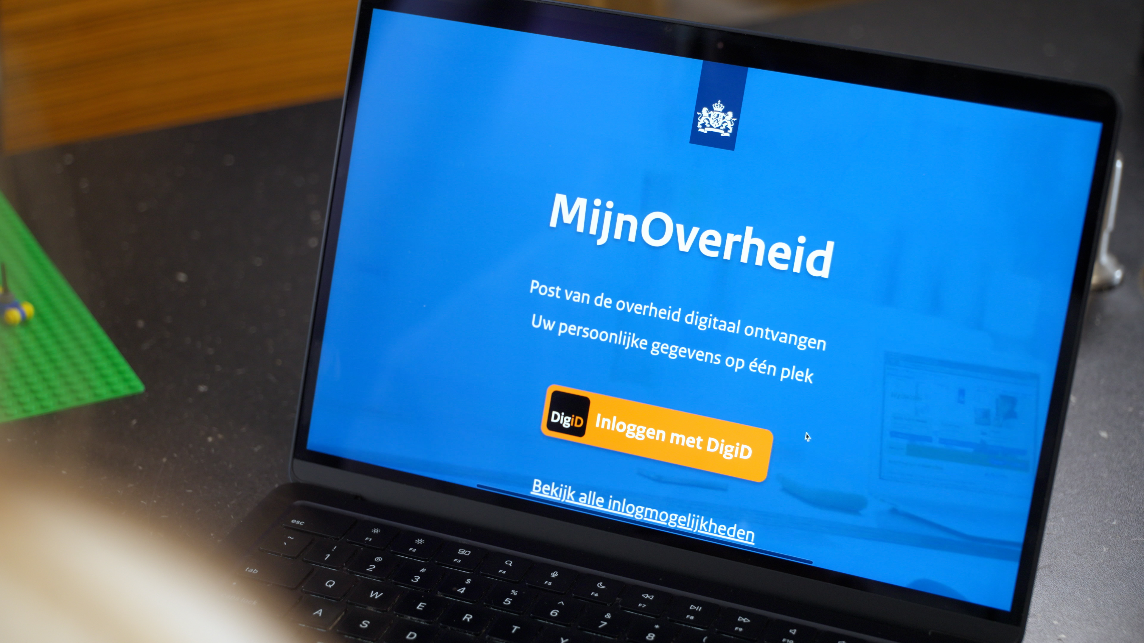 laptop met inlog van digid